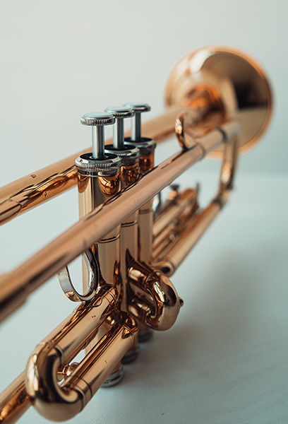 Detailaufnahme goldene Trompete