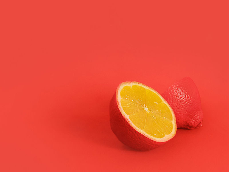 Startseite Wake up Communications: Rote Orange auf rotem Hintergrund